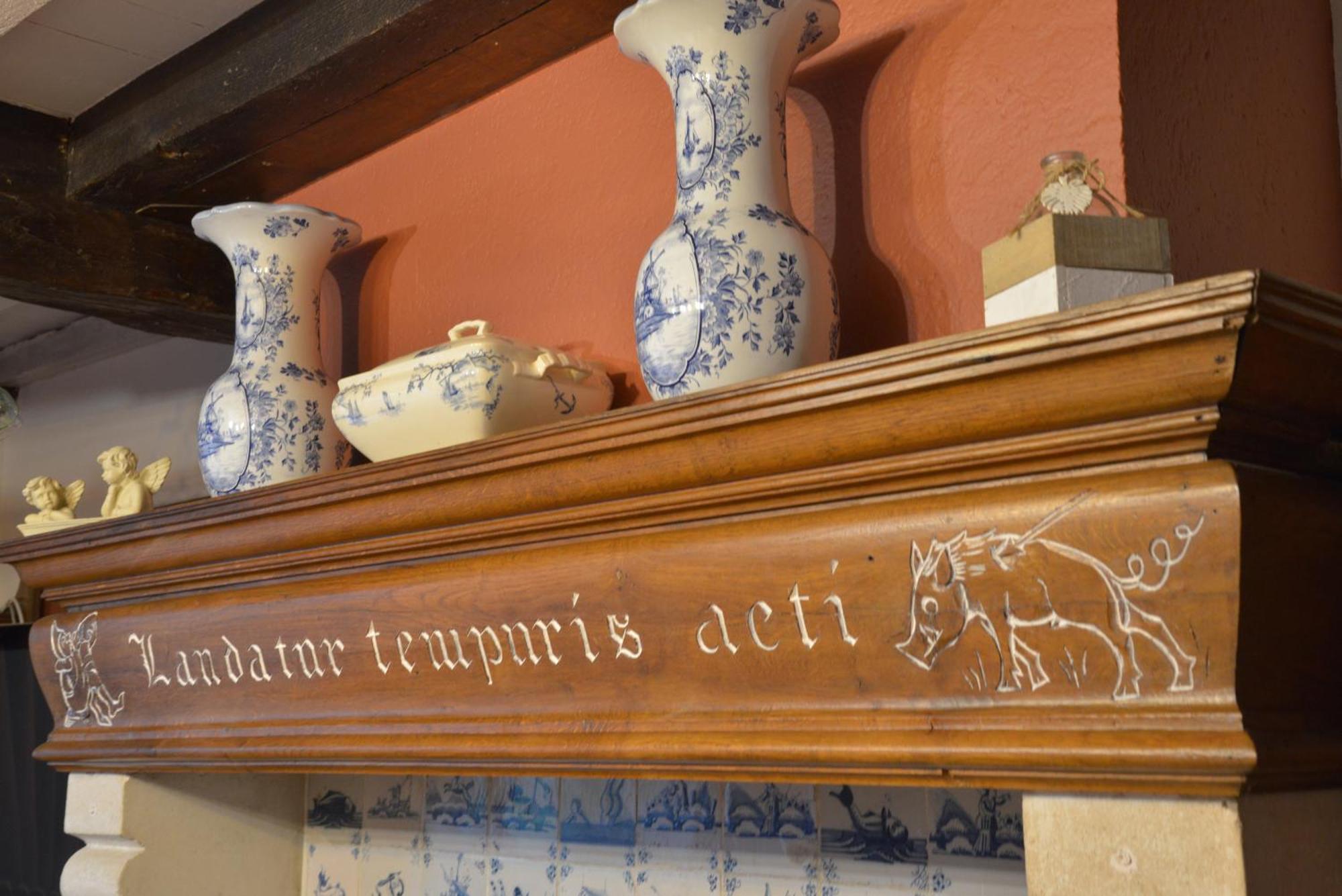 Insolites A - Roulottes Et Manoir - Roulotte Colibri Country house *